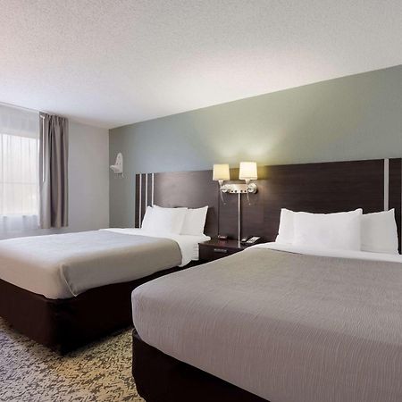 Quality Inn Hall Of Fame Canton Exteriör bild