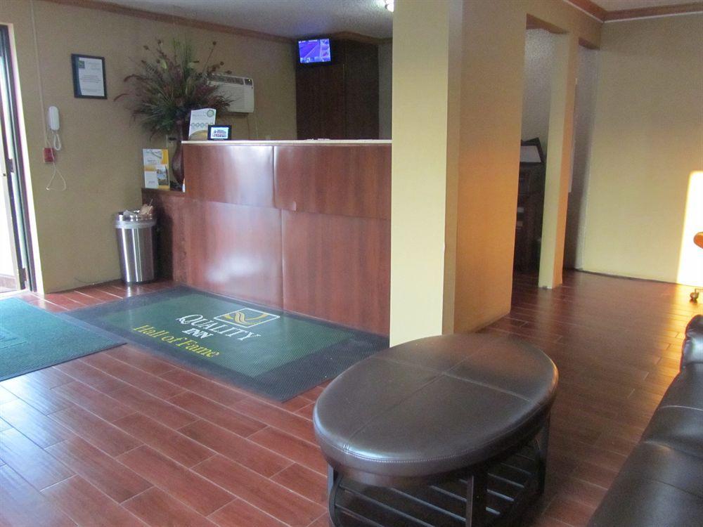 Quality Inn Hall Of Fame Canton Exteriör bild