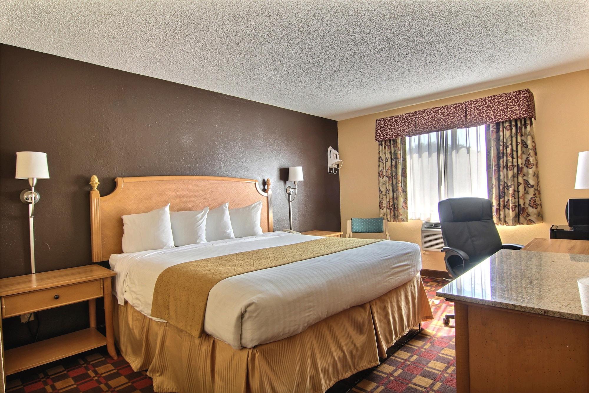 Quality Inn Hall Of Fame Canton Exteriör bild