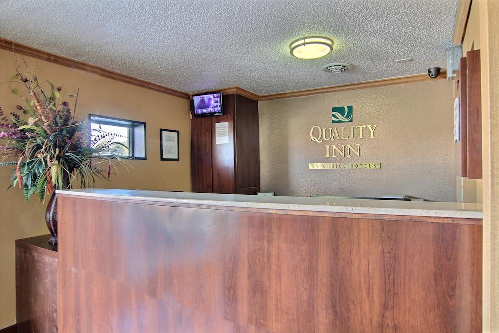 Quality Inn Hall Of Fame Canton Exteriör bild