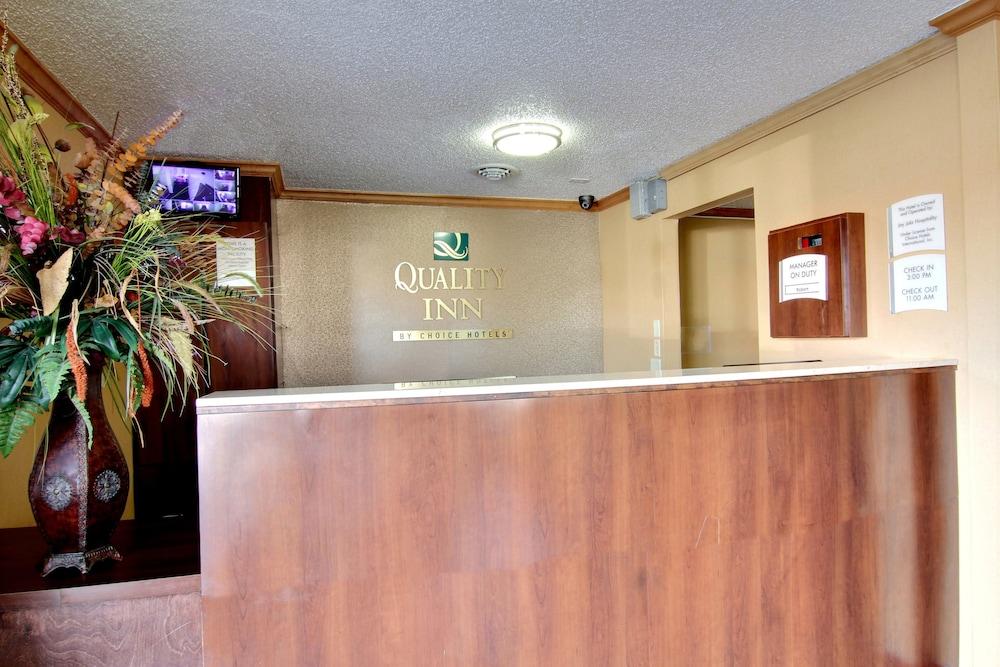 Quality Inn Hall Of Fame Canton Exteriör bild