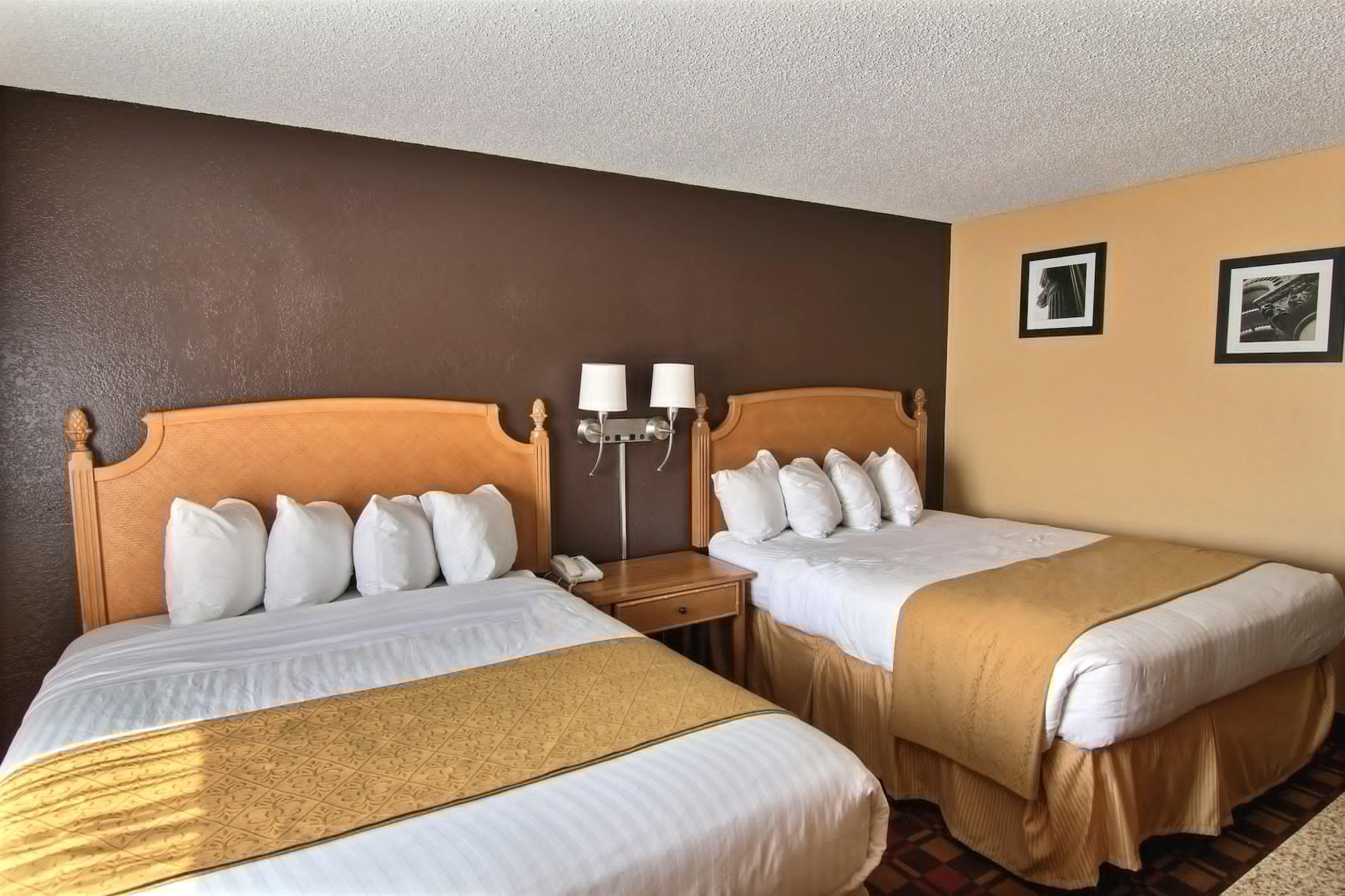 Quality Inn Hall Of Fame Canton Exteriör bild