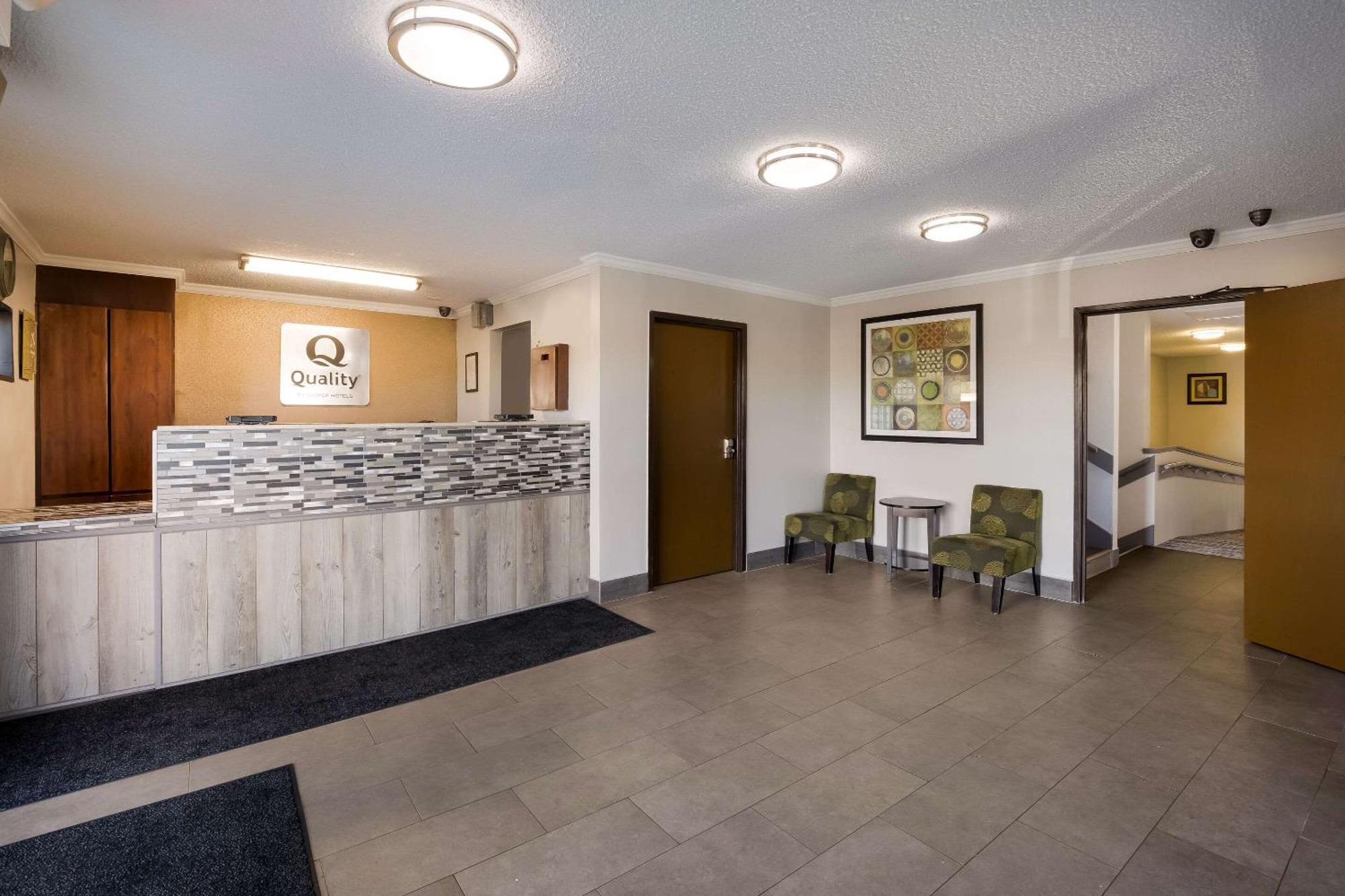Quality Inn Hall Of Fame Canton Exteriör bild